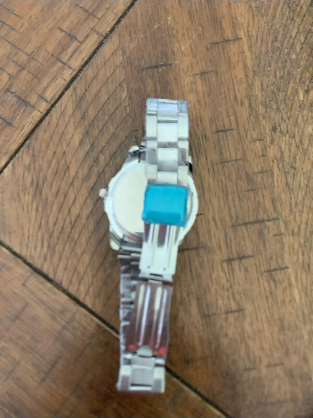 Geneva Silver Men's Stainless Steel Watch need battery